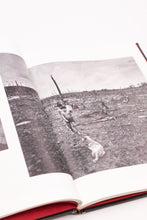 THE VIETNAM EXPERIENCE: IMAGES OF WAR BOOK