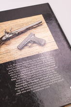 THE NEW ENCYCLOPEDIA OF HANDGUNS & SMALL ARMS BOOK